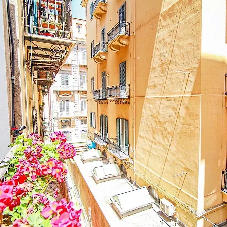 Delle Palme Rooms Elegante Monolocale In Centro Palermo Exterior photo